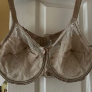 Wacoal bras retro 44D. Excellent condition.